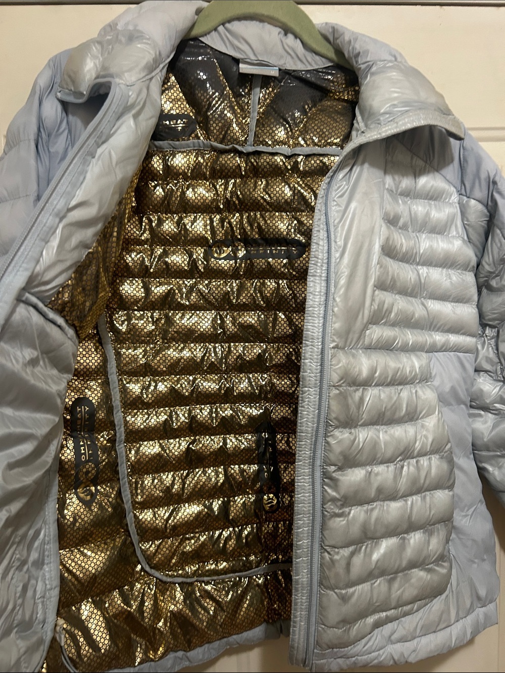 Columbia omniheat  Silver Quilted Puffer Jacket! Really nice M